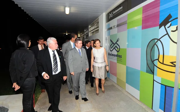 Antonio Anastasia conheceu o novo restaurante universitário da Unimontes