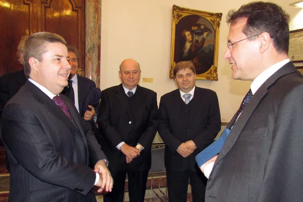 Governador Antonio Anastasia e o presidente da província de Salerno, Edmondo Cirielli