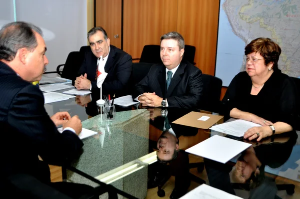 Narcio Rodrigues, Antonio Anastasia e Ana Lúcia Gazzola durante reunião com Aluizio Mercadante
