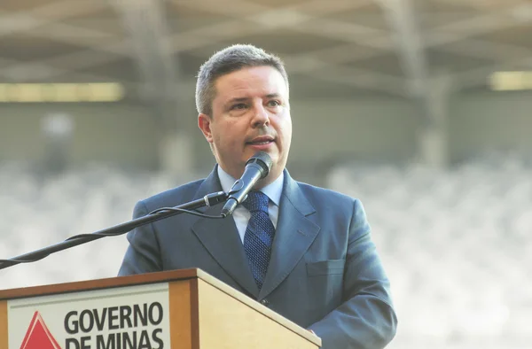 O governador de Minas Gerais, Antonio Anastasia, d