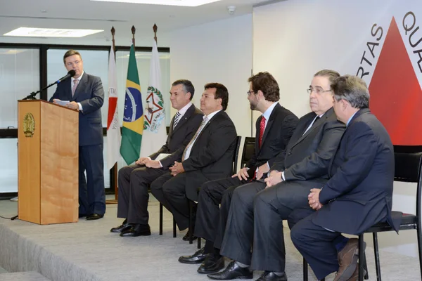 Durante pronunciamento na posse, Anastasia destacou situação de pleno emprego na RMBH