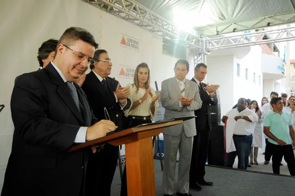 No Hospital Dilson Godinho, Anastasia assinou ordem de início das obras de construção da Casamata II