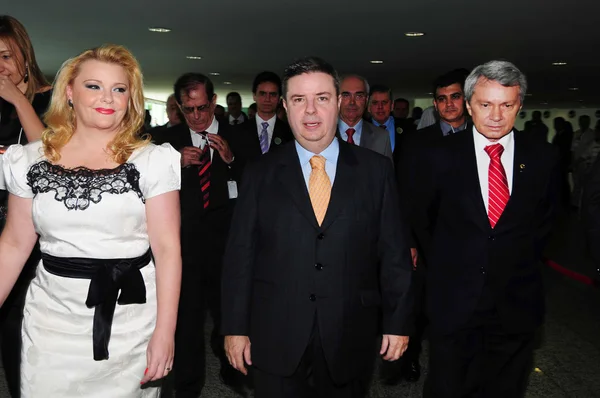Adriene Andrade, Antonio Anastasia e José Alves Viana na chegada ao evento