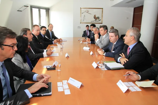 O governador Antonio Anastasia e o presidente grupo Lafarge, Bruno Lafont