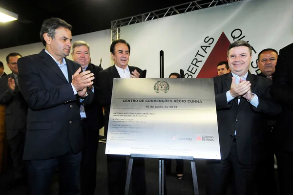 Governador Anastasia inaugurou, nesta segunda-feira, o Centro de Convenções Aécio Cunha