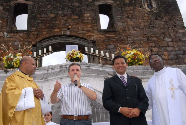 Governador Antonio Anastasia em solenidade da Semana Santa