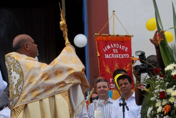 Governador Antonio Anastasia participou de procissão em Sabará