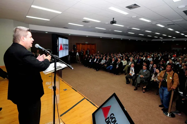 Para Anastasia, a gestão em rede é um caminho para avançar na área de urgência e emergência