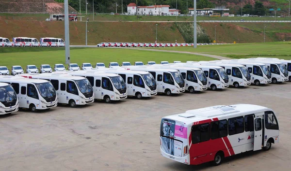 Veículos entregues nesta quarta-feira beneficiam municípios de todas as regiões do Estado