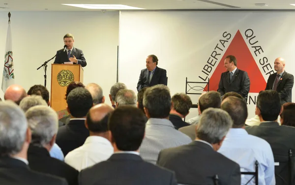 Cerimônia de assinatura dos convênios foi realizada nesta segunda, no Palácio Tiradentes