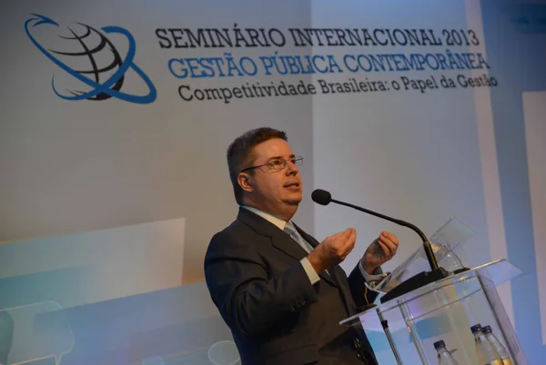 Anastasia durante palestra no Seminário Internacional Gestão Pública Contemporânea