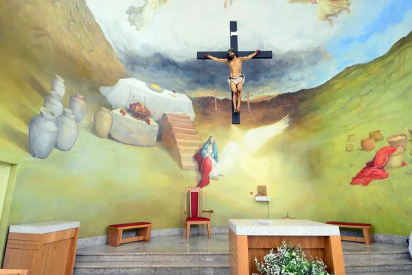 Anastasia participou da missa que marcou entrega do restauro da Igreja Nossa Senhora das Graças