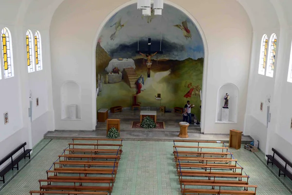 Anastasia participou da missa que marcou entrega do restauro da Igreja Nossa Senhora das Graças