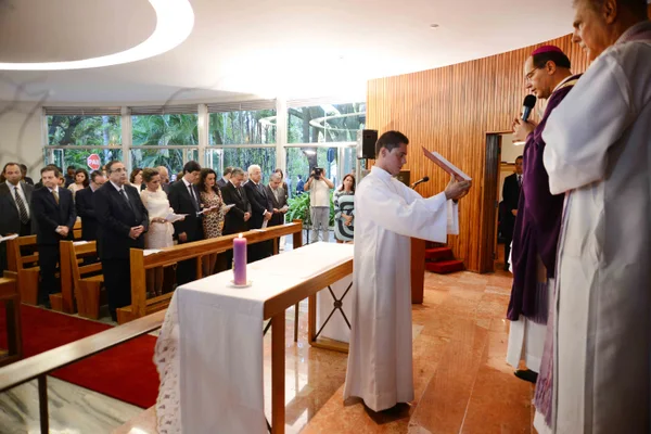 Missa foi presidida por Dom Walmor Oliveira de Azevedo na Capela do Palácio da Liberdade