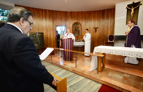 Missa foi presidida por Dom Walmor Oliveira de Azevedo na Capela do Palácio da Liberdade