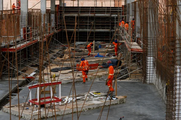 Pimentel visita obras de captação do Rio Paraopeba e garante fornecimento de água para a RMBH