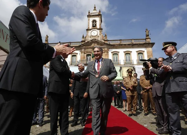 Governador durante a cerimônia de entrega da Medalha da Inconfidência