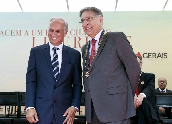 Vice-governador Antônio Andrade e Fernando Pimentel durante a cerimônia