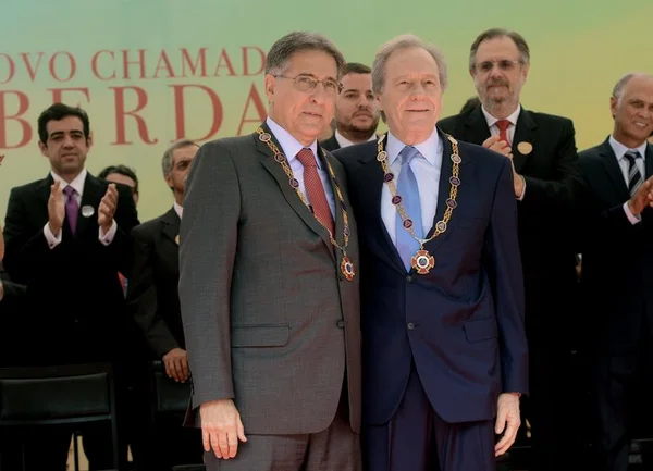 O presidente do STF Ricardo Lewandowski foi condecorado com o Grande Colar