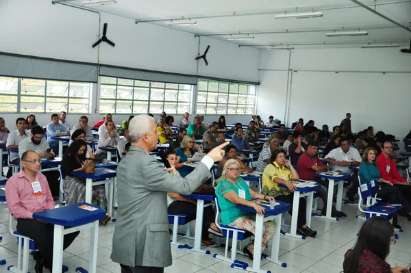 Fernando Tadeu David explica que esta etapa busca aprofundar os problemas de cada território e achar solução para cada um deles coletivamente
