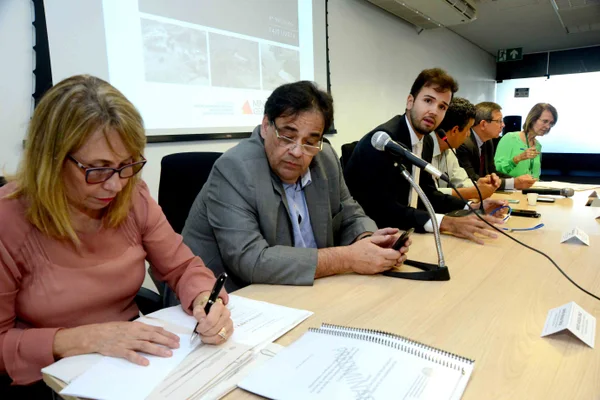 Pela primeira vez, prefeitos das cidades capixabas atingidas pelo rompimento barragem estiveram presentes à reunião realizada na Cidade Administrativa