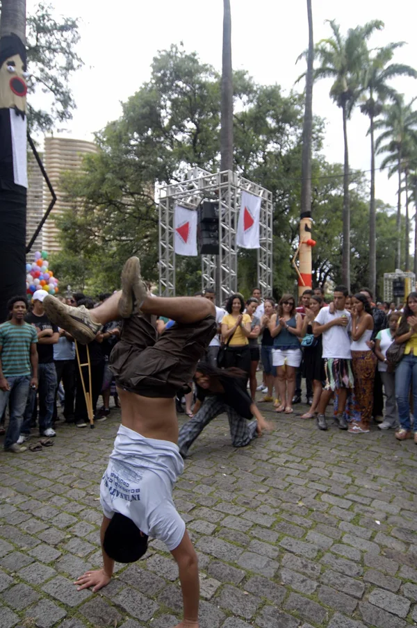 Artistas fazem apresentação na inauguração do Circuito Cultural