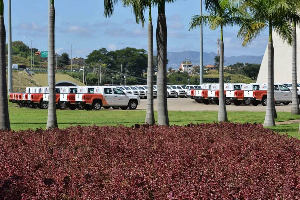 Secretaria de Educação entrega veículos novos às superintendências de ensino