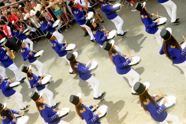 Despedida da Tocha Olímpica em Minas Gerais atrai multidão na cidade de Muriaé