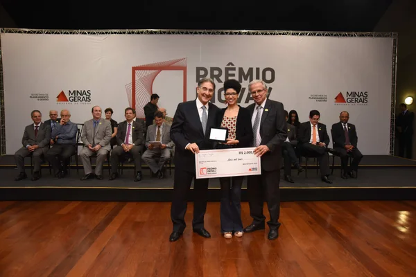 Pimentel entrega 1º Prêmio Inova Minas Gerais