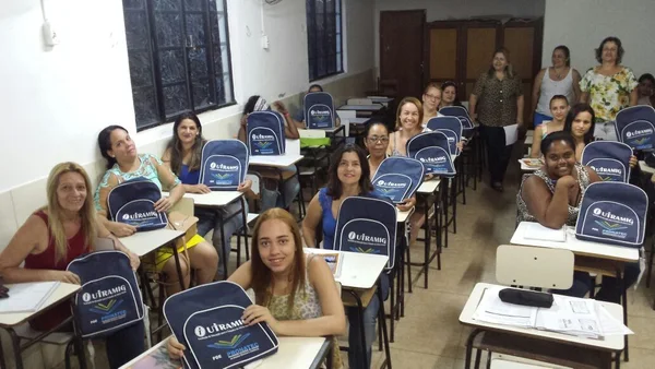Registros do curso de Artesão de Biojoias, em Caratinga