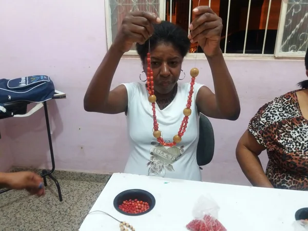 Registros do curso de Artesão de Biojoias, em Caratinga