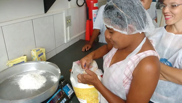 Curso de Auxiliar de Confeitaria, em Sabará, teve formatura neste mês de dezembro