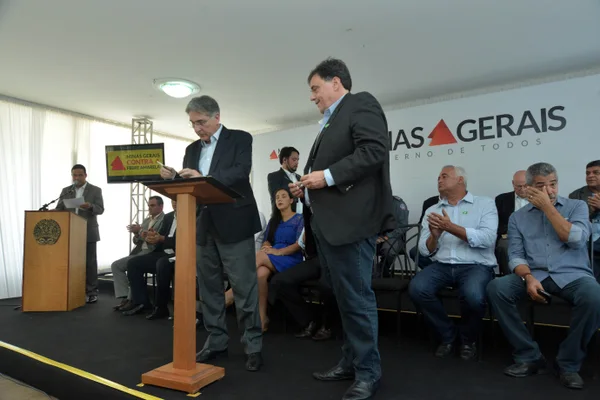 Fernando Pimentel libera R$ 26 milhões para combate à febre amarela nas regiões afetadas em Minas Gerais