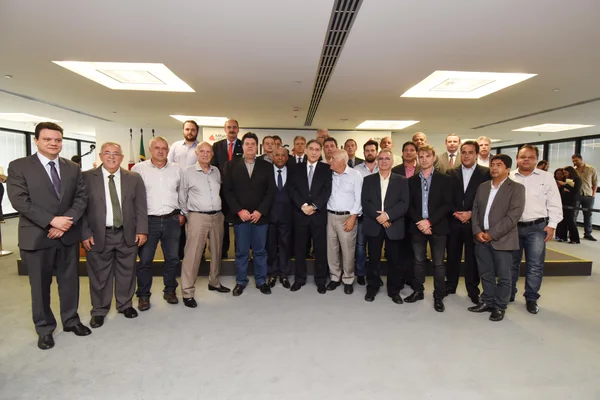 Governador lança programa de apoio a municípios mineradores de Minas Gerais