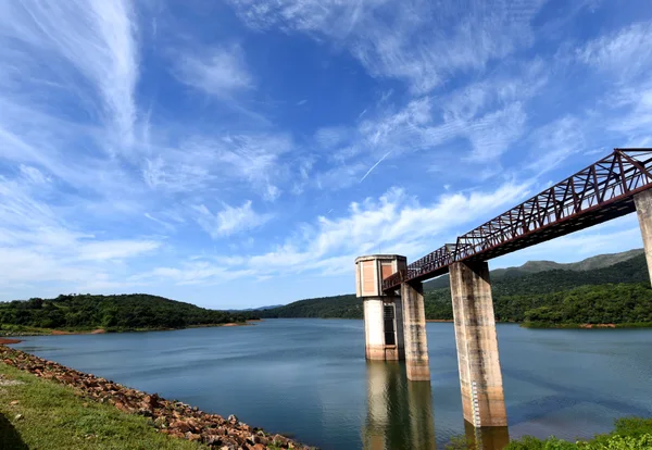 Governador vistoria reservatório da Copasa na RMBH