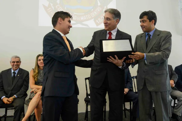 Fernando Pimentel recebe título de Cidadão Honorário de Conceição do Mato Dentro