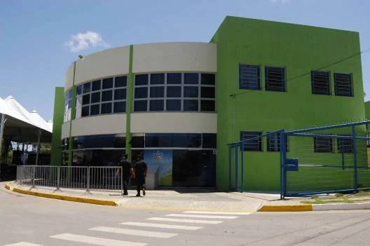 Fachada do Centro Administrativo de Nova Serrana, nova sede do executivo