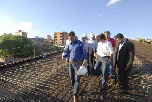 Governador Aécio Neves em visita ao futuro Hospital Regional de Divinópolis