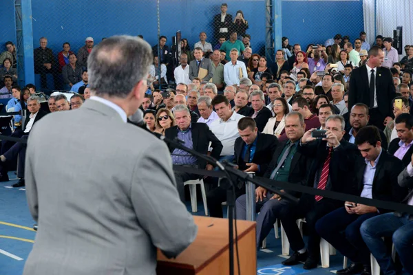 Pimentel anuncia investimentos em João Pinheiro durante Fórum Regional de Governo