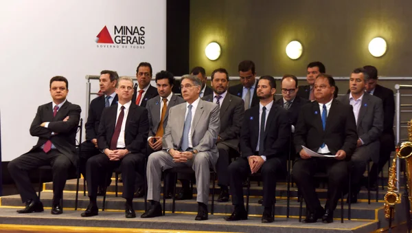 Pimentel entrega academias ao ar livre e defende que usinas da Cemig continuem com o Estado