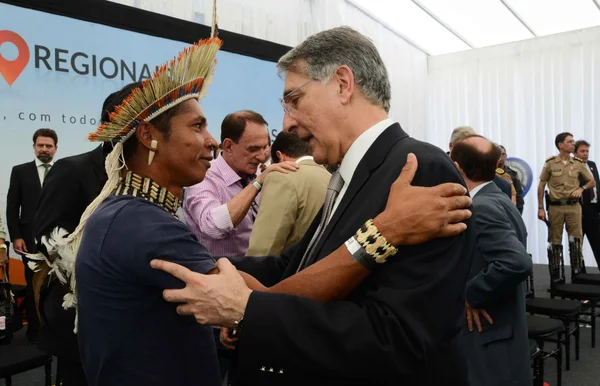 Governador entrega 131 veículos para a saúde e anuncia obras na BR-491 durante o Fórum Regional de Governo no Território Sul