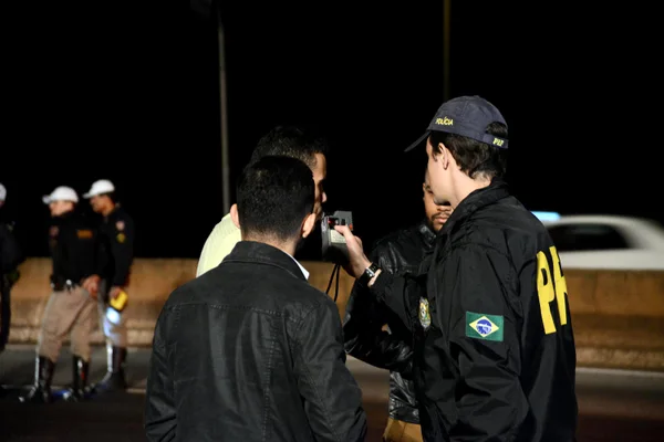 ​Blitze especiais da Lei Seca fazem cerco às rodovias de BH e região