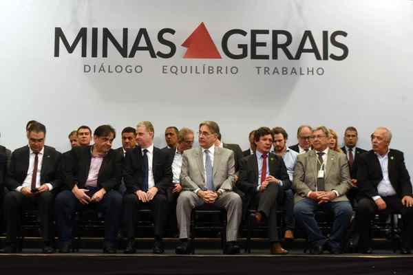 Governador contempla 223 municípios com entregas de veículos para a saúde