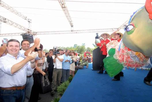 O vice-governador e o governador Aécio Neves, em Montes Claros