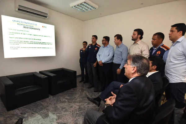 Fernando Pimentel se reúne com ministros para discutir situação dos municípios mineiros atingidos pelas chuvas