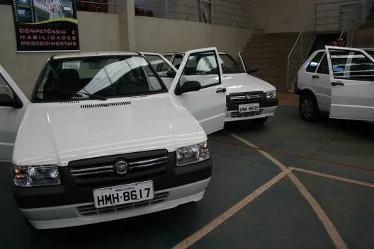 Delegacias da Mulher receberam 12 veículos Fiat Uno