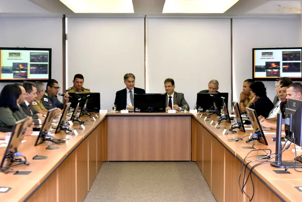 Fernando Pimentel coordena reunião sobre o Plano de Operação do Carnaval 2018