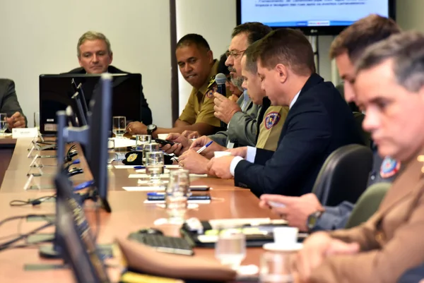 Fernando Pimentel coordena reunião sobre o Plano de Operação do Carnaval 2018