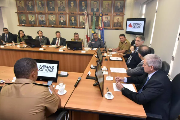 Fernando Pimentel coordena reunião sobre o Plano de Operação do Carnaval 2018