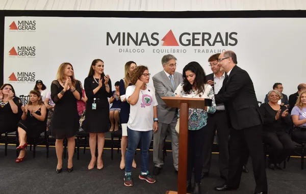 No Dia Internacional da Mulher, governador Fernando Pimentel anuncia ações voltadas às mineiras